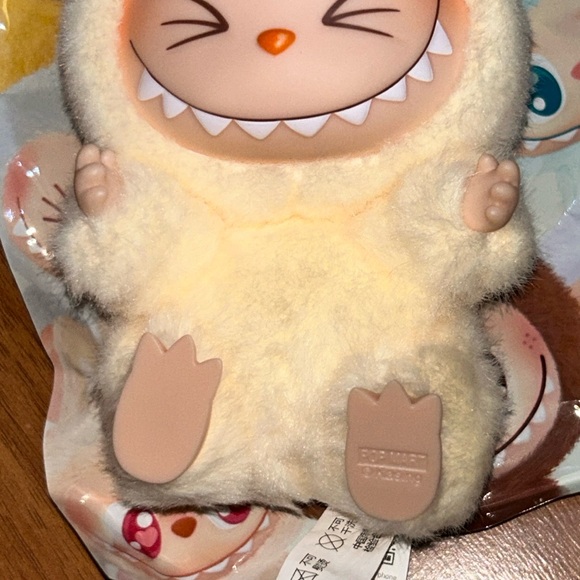 Brand New in (Open) Box Authentic Labubu Have a Seat SiSi - Picture 7 of 15